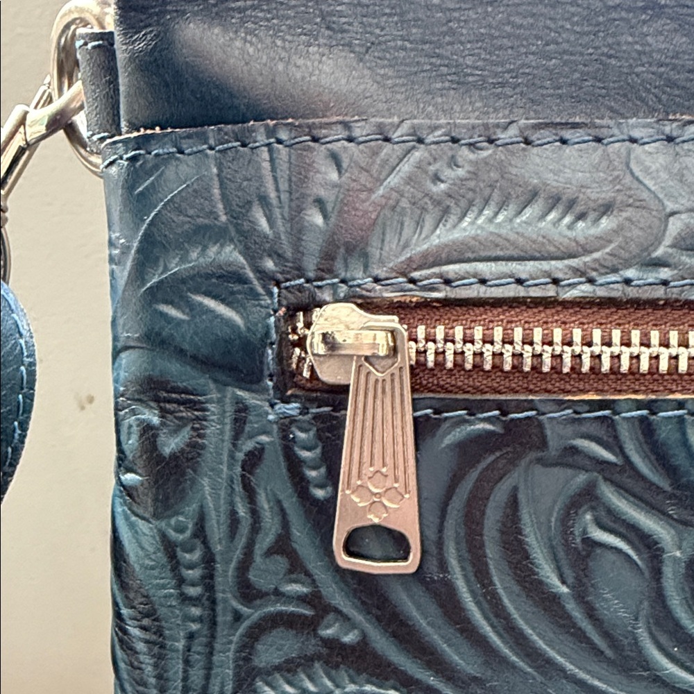 Patricia Nash Burnished Tooled Indigo Luzille Convvertible Backpack Leather - Picture 2 of 8